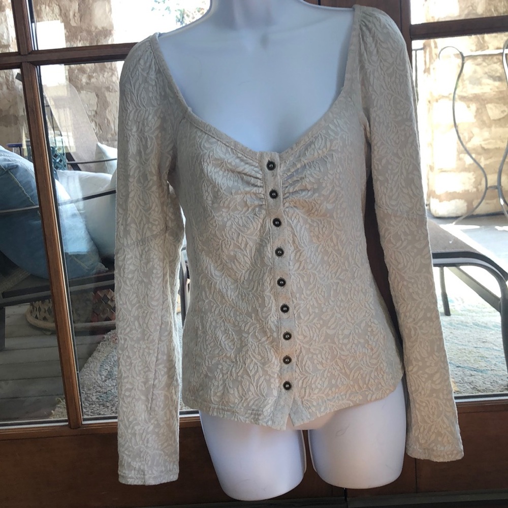 Size M Cream Blouse from Free People💛🌸